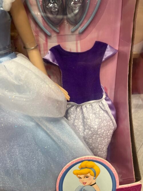 Disney princess Interactive Cinderella doll - Image 5