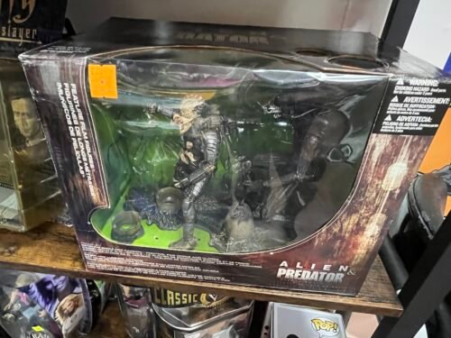 McFarlane Movie Maniacs Series 5 Deluxe Boxed Set Alien Vs. Predator