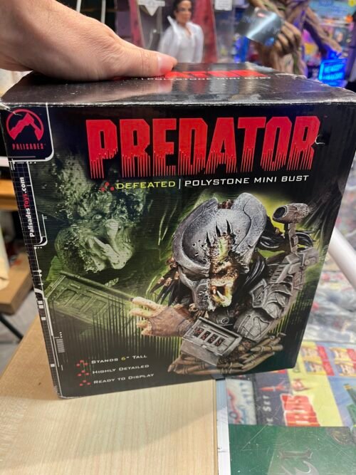 Predator Defeated Polystone Bust Palisades NIB