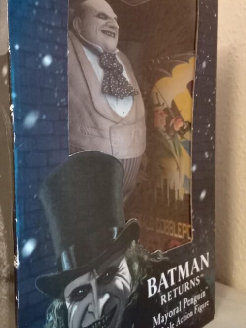 Neca Batman Returns 1/4 Scale Mayor Penguin Action Figure Danny DeVito - Image 3